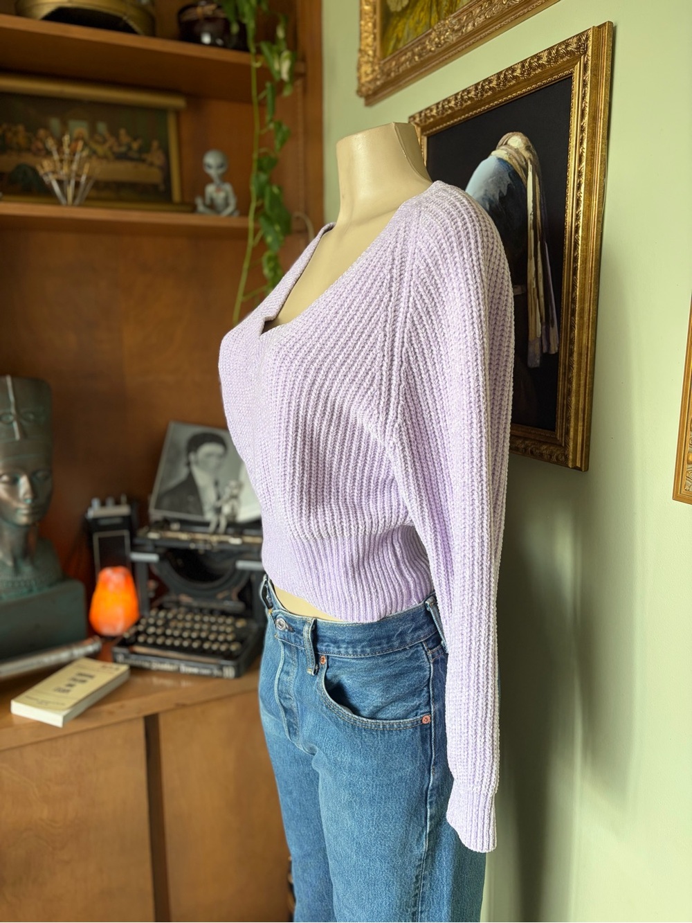 Urban Outfitters Light Lavender Woman’s V-Neck Cropped Soft Sweater Size XS - Picture 6 of 15